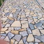 Zuto Plavi Struganicki lomljeni kamen