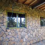 Zuti Struganicki lomljeni kamen