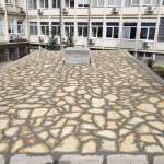 Zuti Struganicki lomljeni kamen