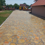 Zuti Struganicki lomljeni kamen