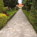 Bela Studenica lomljeni prirodni kamen